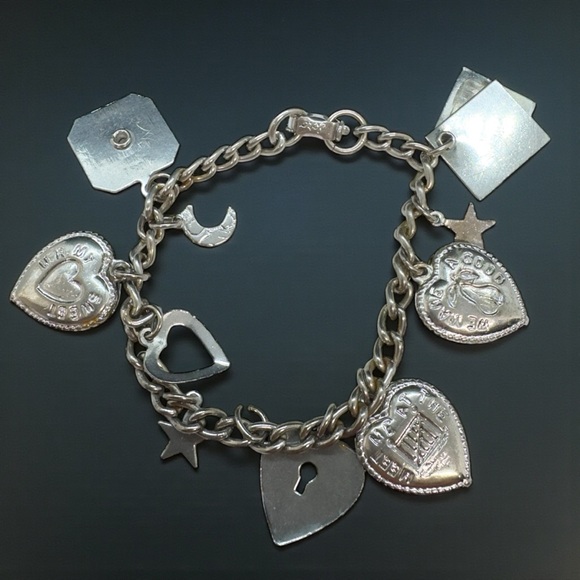 Vintage Coro Art Deco Silver-Tone Heart Stars Moon & Other Charm Bracelet - Picture 4 of 9